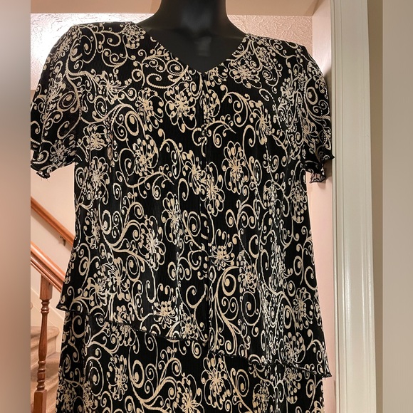 Beautiful Black/Neutral Dress - Like New - Size 14W - Picture 6 of 9